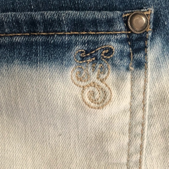 Jessica Simpson Jean Shorts with pattern - Picture 11 of 16